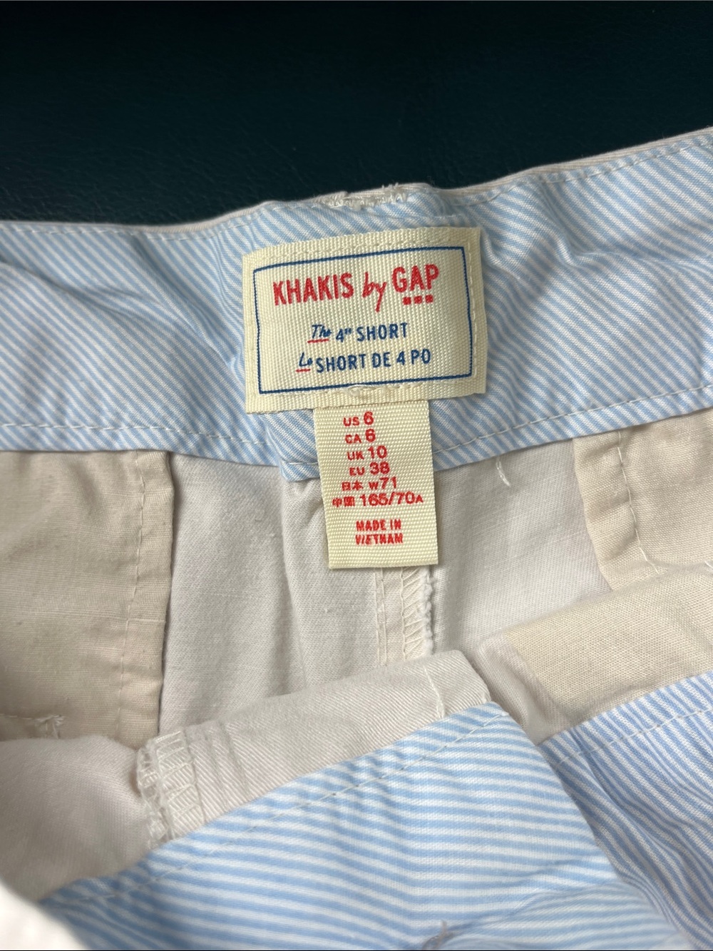 GAP Khakis “The 4” Short” 98% Cotton/2% Elastane Chino Shorts Light Beige size 6 - Picture 2 of 4
